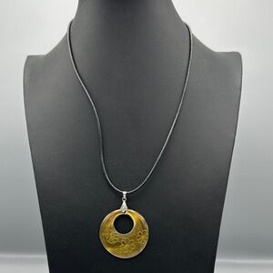 Flower shell necklace